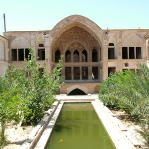 مرمت خانه شریفیان