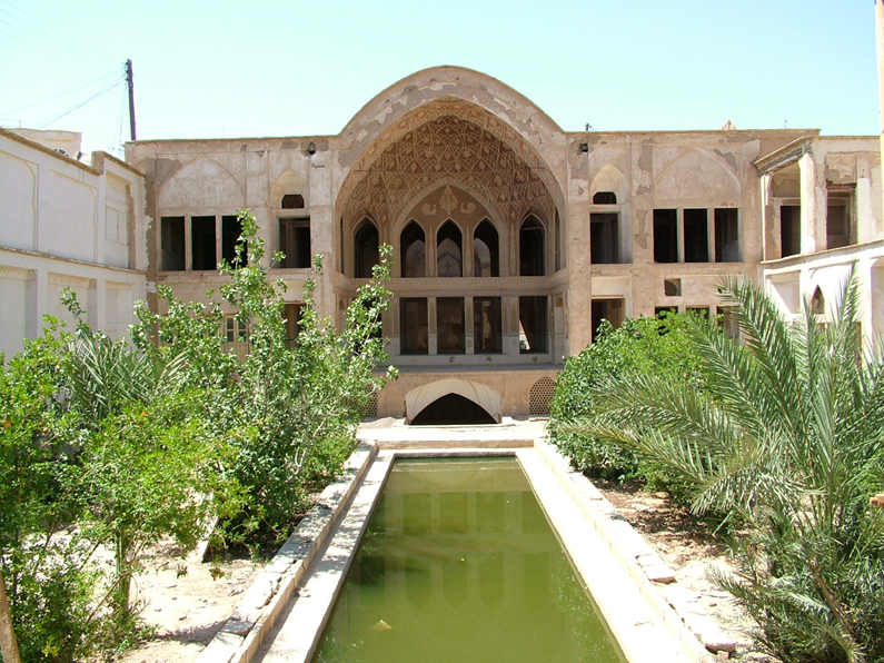 مرمت خانه شریفیان